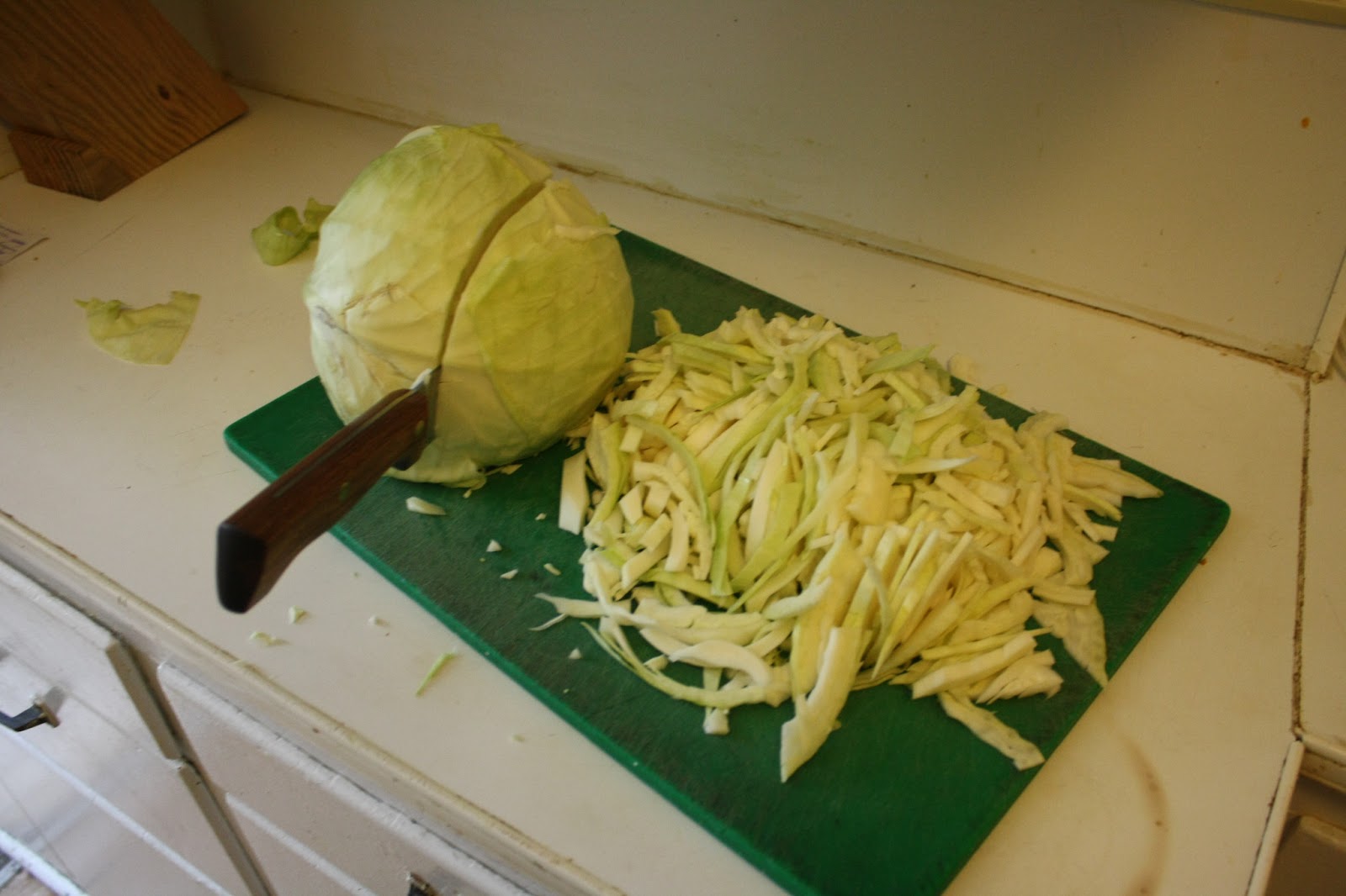 Как правильно резать капусту на борщ фото