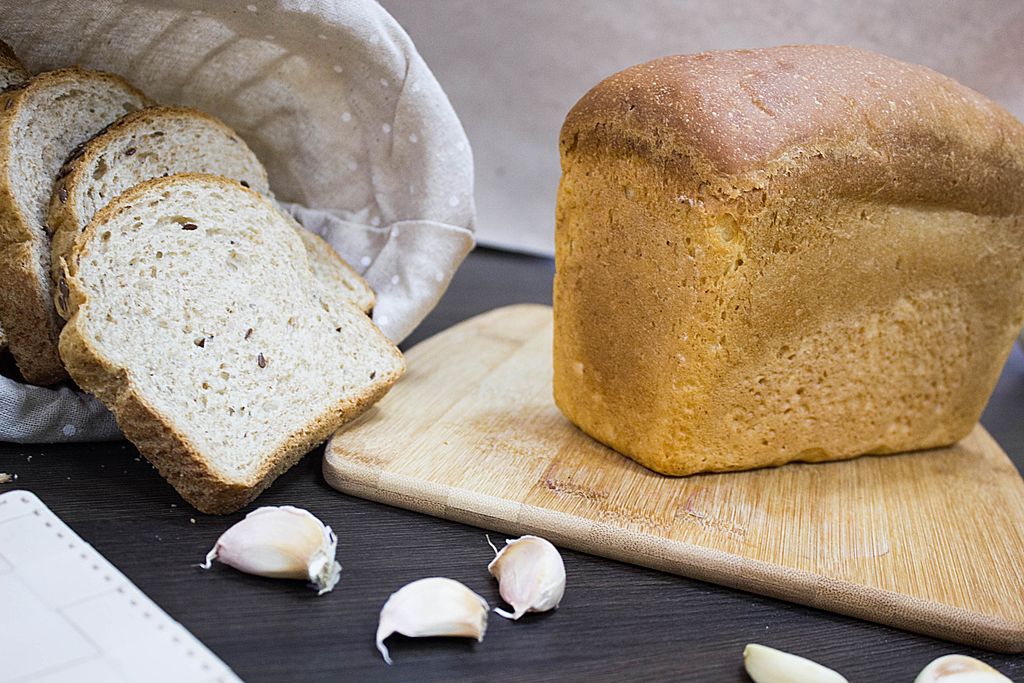 Пшеничный хлеб в форме. Белый хлеб. Белый пшеничный хлеб. Сорта белого хлеба. Формовой хлеб.