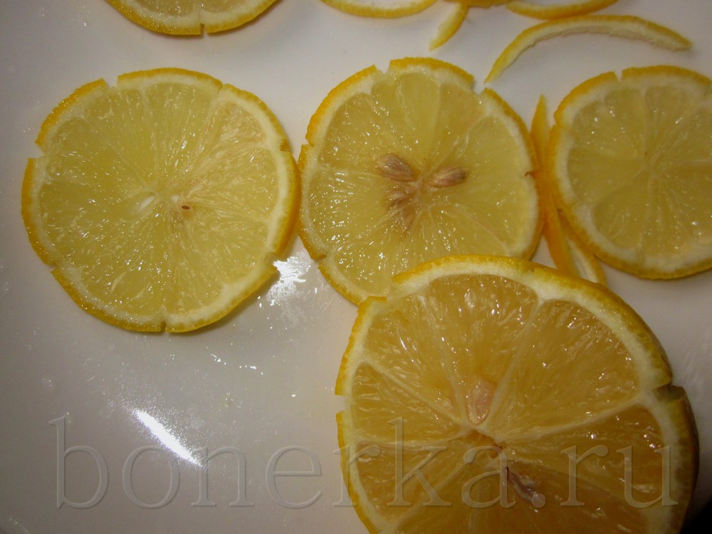 Как сохранить лимоны на длительное. Как красиво нарезать лимон. Лимоны нарезанные в пакетах. Нарезать лимон красиво для украшения рыбы. Как резать лимон.