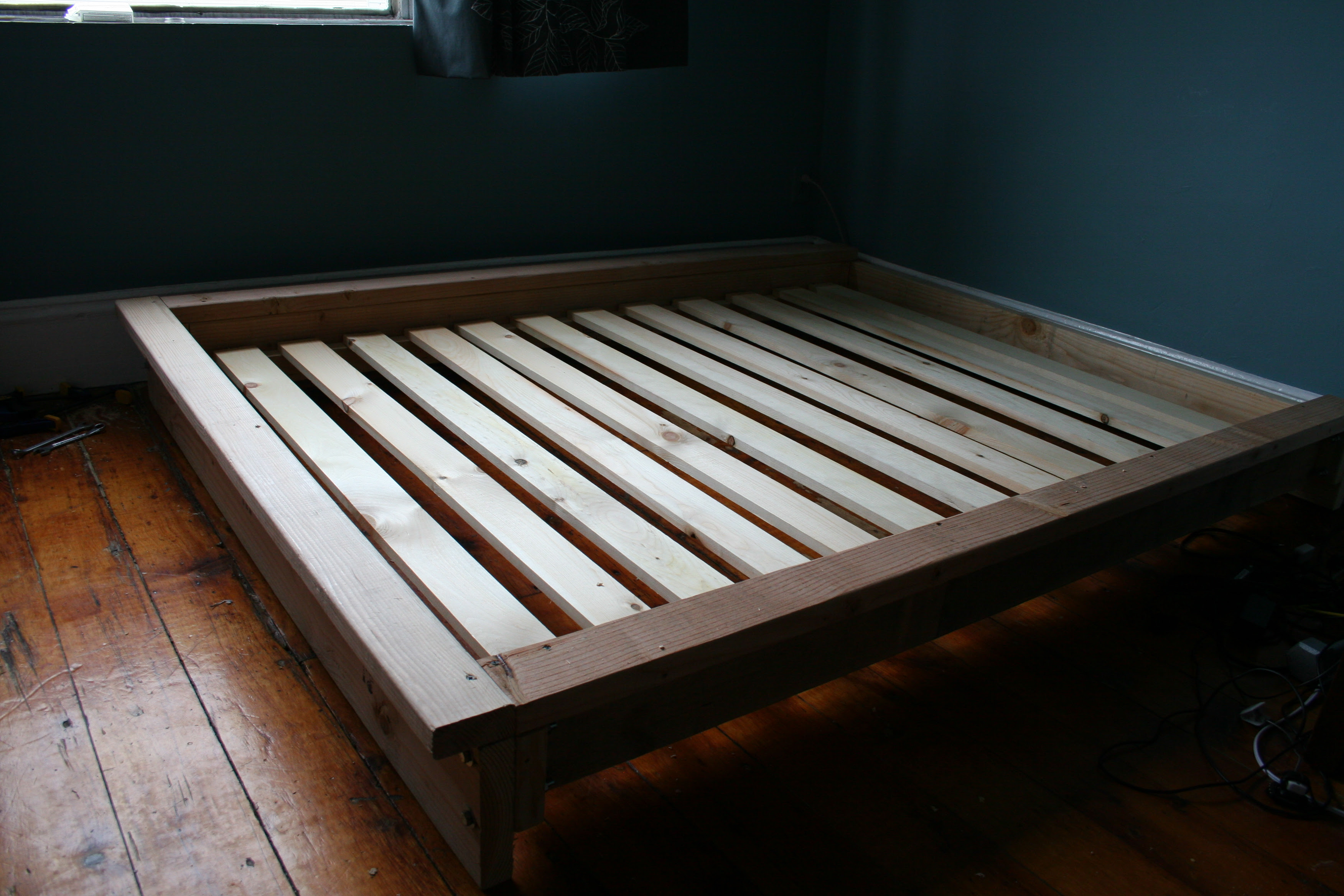 DIY Wood Queen Bed frame Plans