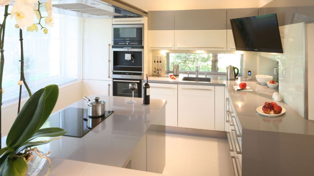 телевизор +в интерьере кухни 284
интерьер кухни +с диваном +и телевизором 139
телевизор +на кухне фото +в интерьере 86
телевизор +на стене +на кухне интерьер 82
кухня +с телевизором дизайн интерьер фото 18
интерьер кухни +с телевизором +на стене фото 17
телевизор +на кухне дизайн интерьера 13
телевизор +на кронштейне +в интерьере кухни 9
интерьер маленькой кухни +с телевизором 7
интерьер кухни +с диваном +и телевизором 20кв