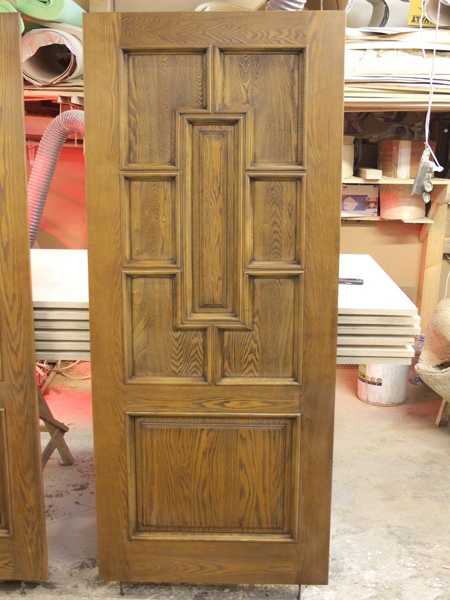  обновить деревянные межкомнатные двери покрытые лаком:  покрыть .