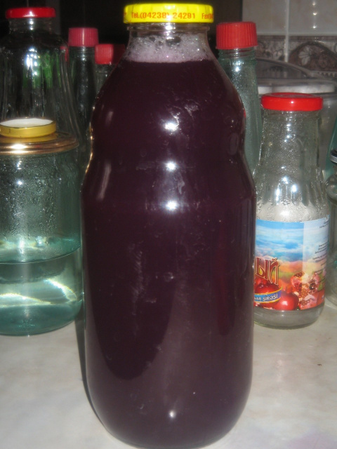 Сок виноградный домашний рецепт. Виноградный сок СССР. Как сделать виноградный сок в домашних. Напиток из виноградного сока. Виноградный сок на зиму.