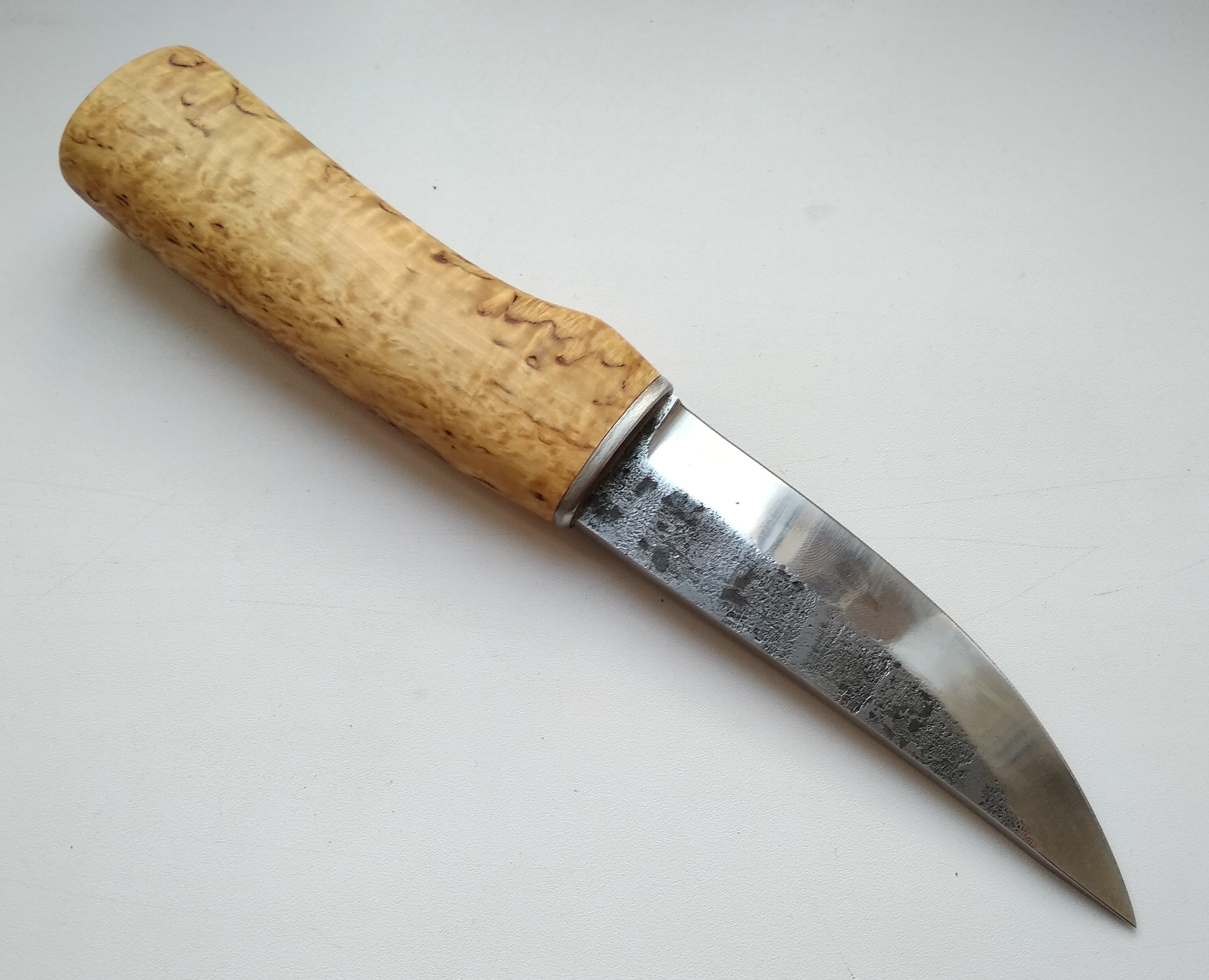 Карельская береза рукоять ножа. Roselli Hunting Knife rw200 карельская береза. Roselli всадной монтаж. Ручка ножа карельская береза.