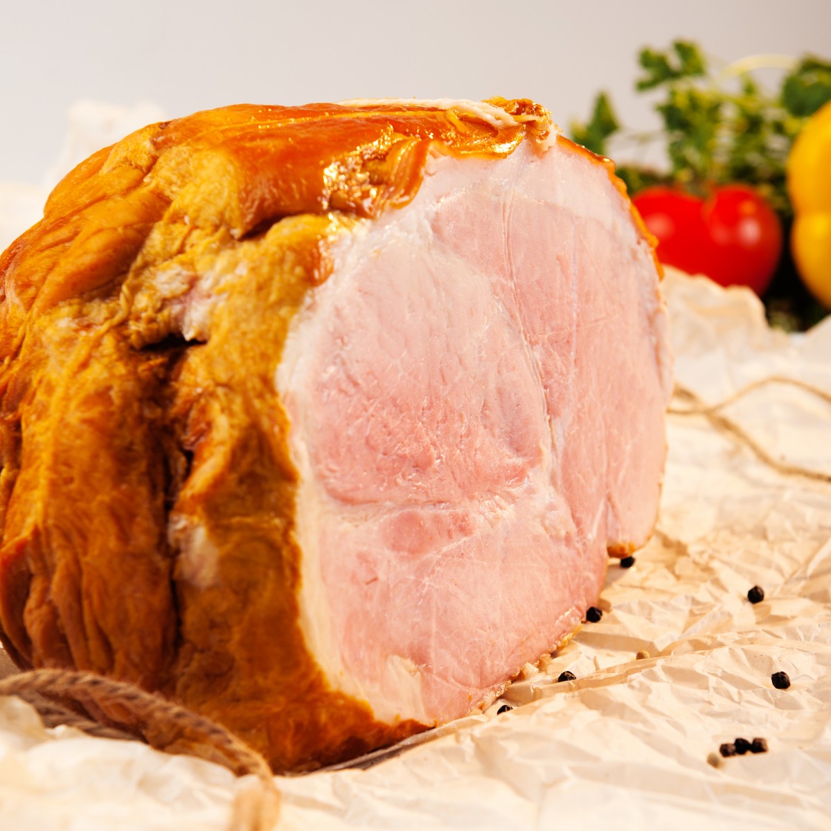 Окорок свиной на кости запеченный в духовке рецепт с фото