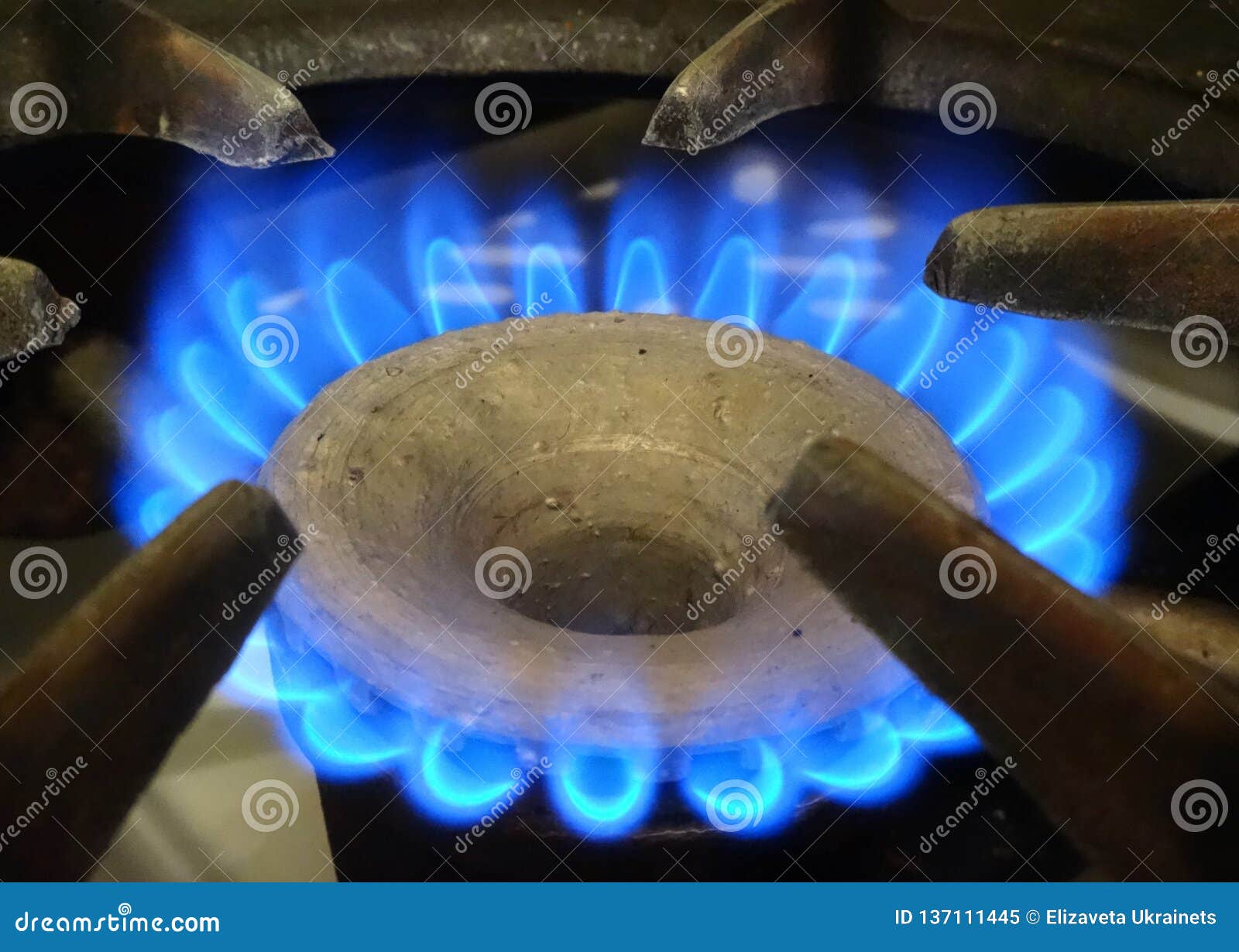 Почему газ горит синим