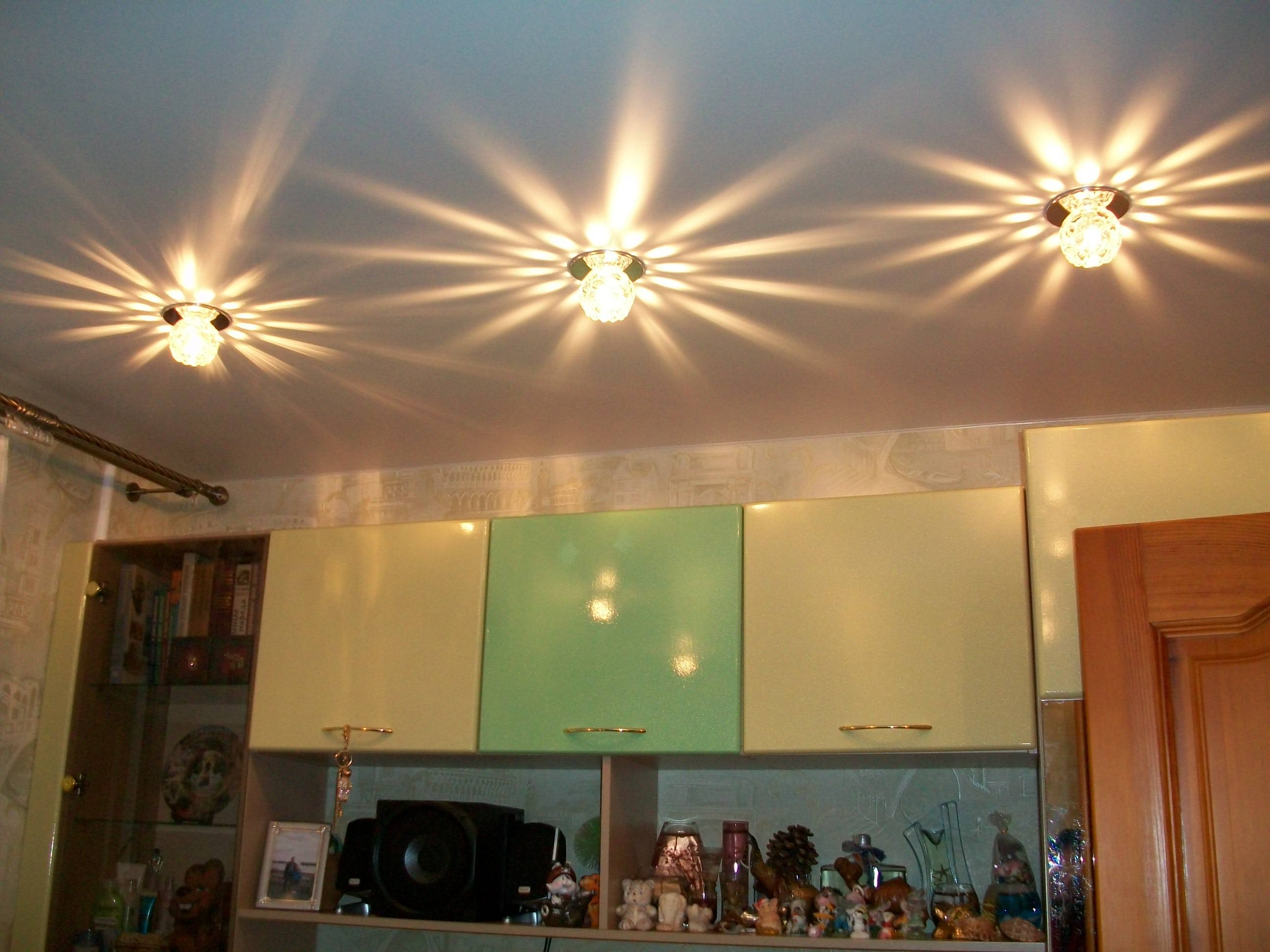 Фото точечные светильники на натяжном потолке фото